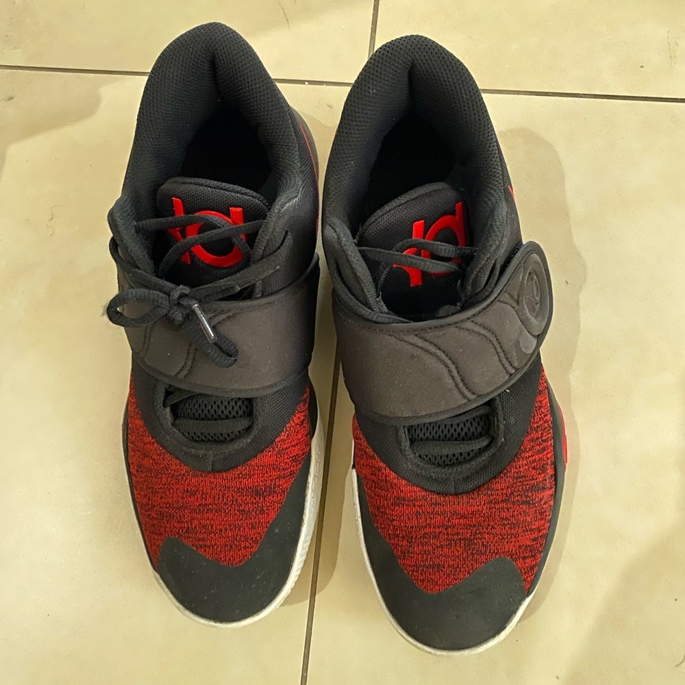 Men/youth Nike basketball sneaker